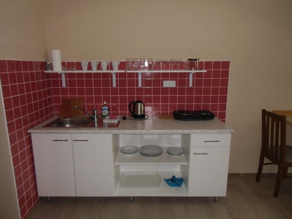 Sarton Apartment *
